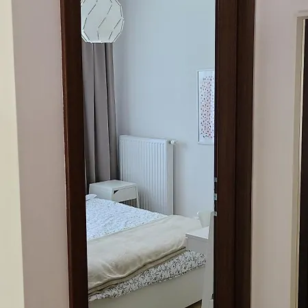 Apartman Lovely One-bedroom With Patio Free Parking