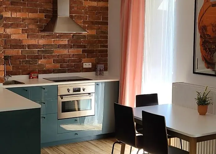 Lovely One-bedroom With Patio Free Parking *