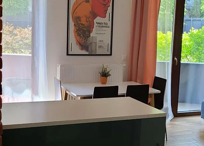 Apartman Lovely One-bedroom With Patio Free Parking Varsó