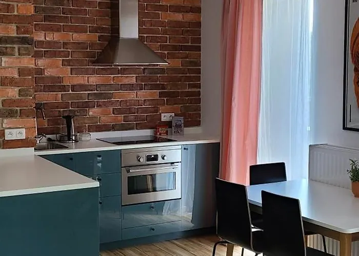 Apartman Lovely One-bedroom With Patio Free Parking Varsó