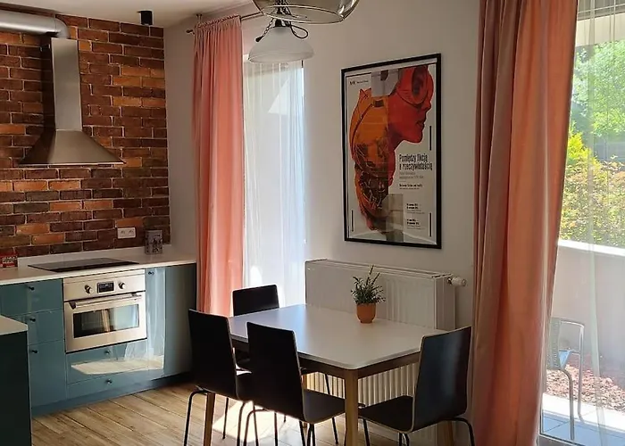 Lovely One-bedroom With Patio Free Parking Apartman *