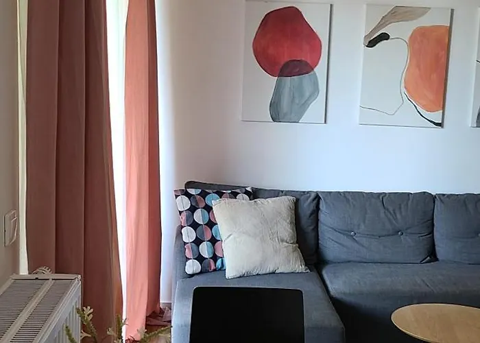 Apartman Lovely One-bedroom With Patio Free Parking *