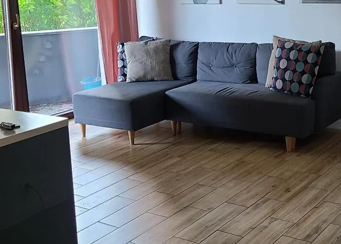 Apartman Lovely One-bedroom With Patio Free Parking Varsó